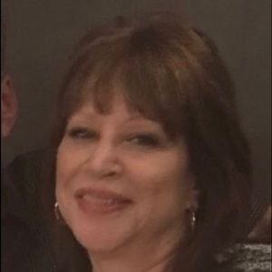 Meet your Posher, Holly